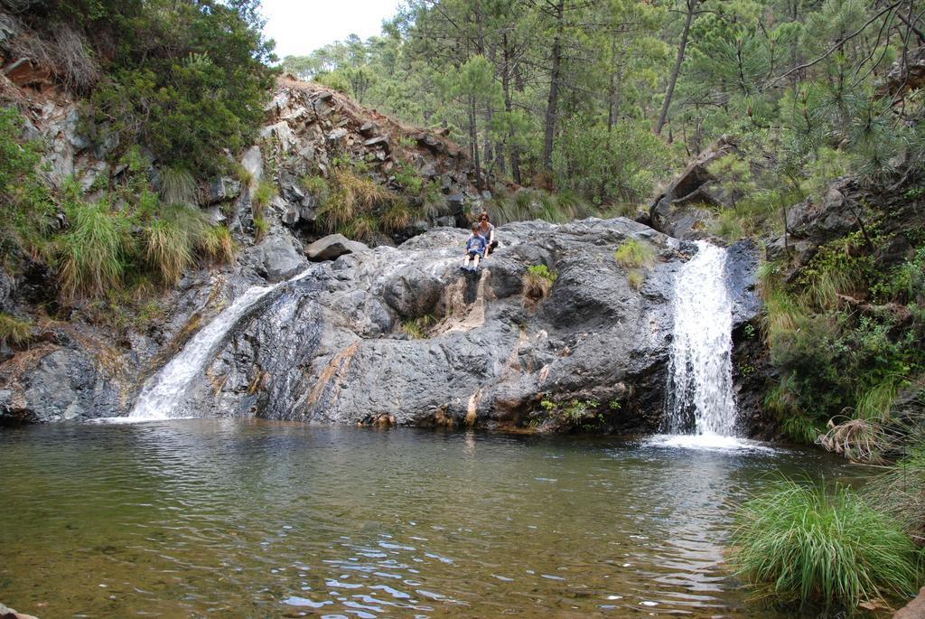 Apartamentos Rurales Jardines Del Visir Genalguacil Pokoj fotografie